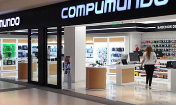 Interior de las cadena de tiendas Compumundo. Marketing musical y neuromarketing 24/7.